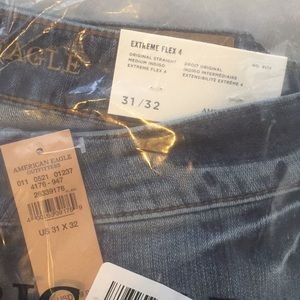 American Eagle Extreme Flex 4 men’s jeans